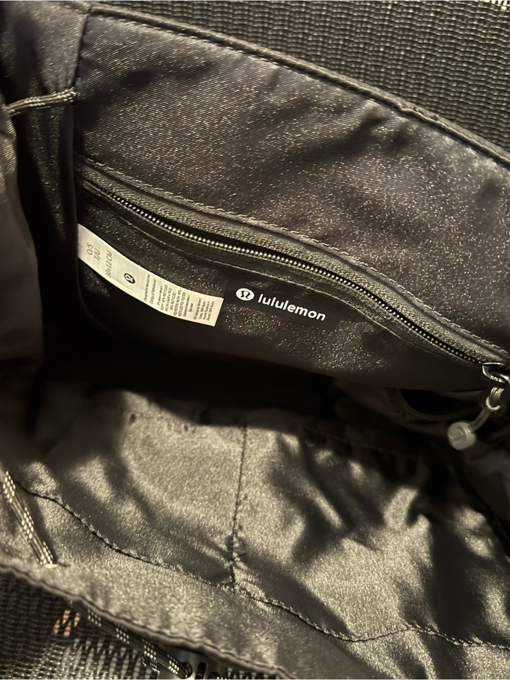Lululemon Black Women’s Backpack - Sleek Everyday Carry - Picture 4 of 8